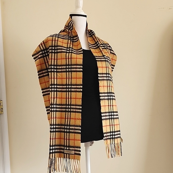 BURBERRY 2023 Cashmere Wide Scarf Classic Nova Check Plaid Unisex NEW - Picture 3 of 8